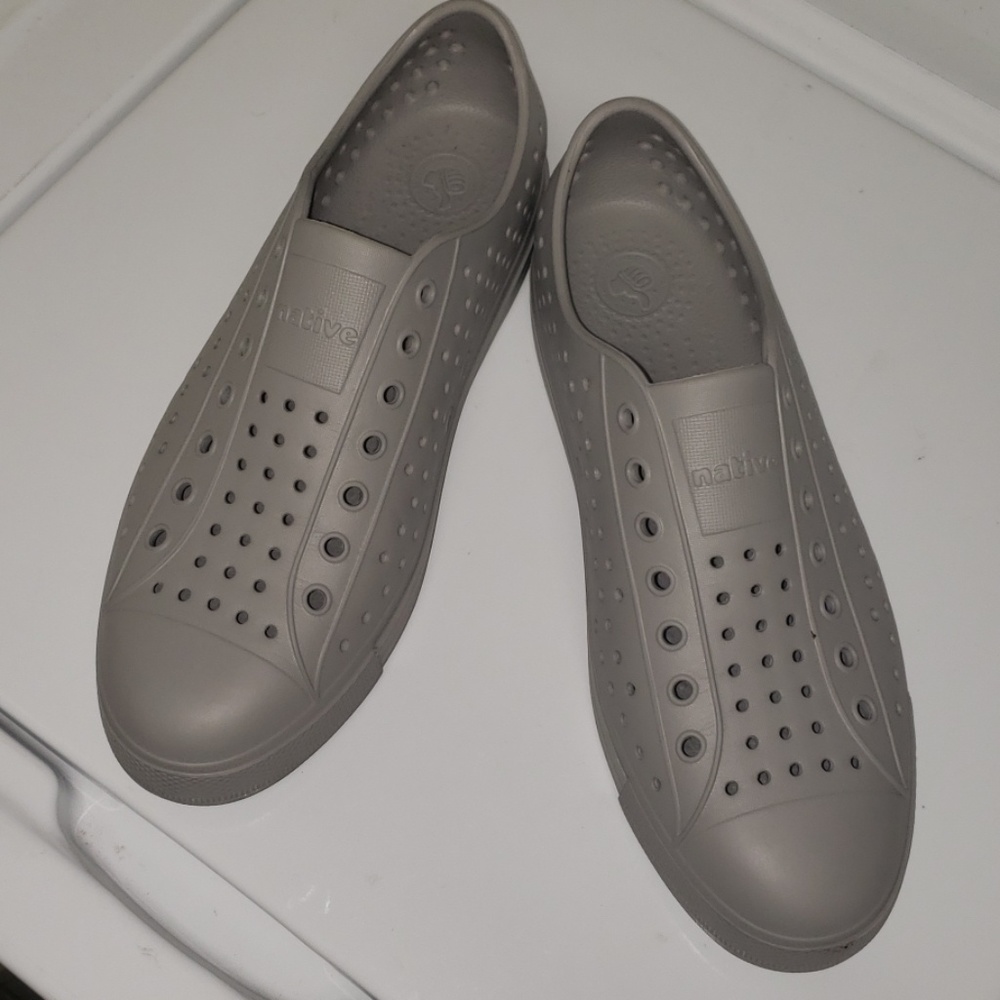 Native Gray  Jefferson Slip on Shoes - Picture 2 of 8
